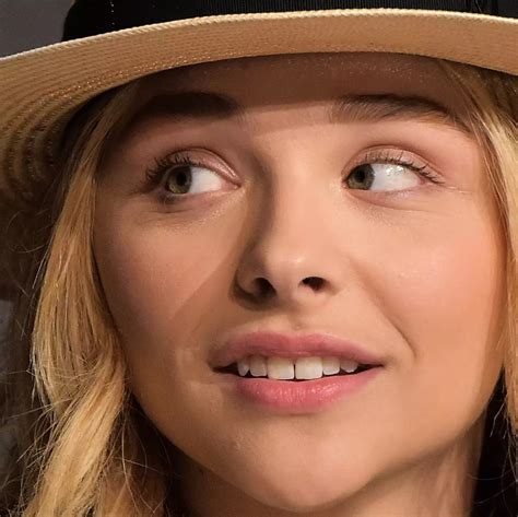 2025x2022 Resolution Chloe Grace Moretz Cute Pics 2025x2022 Resolution