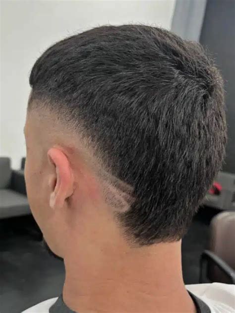 Estilo De Corte Moicano - Corte de Cabelo Moicano Raspado: Estilo Extremo y Transformación Total