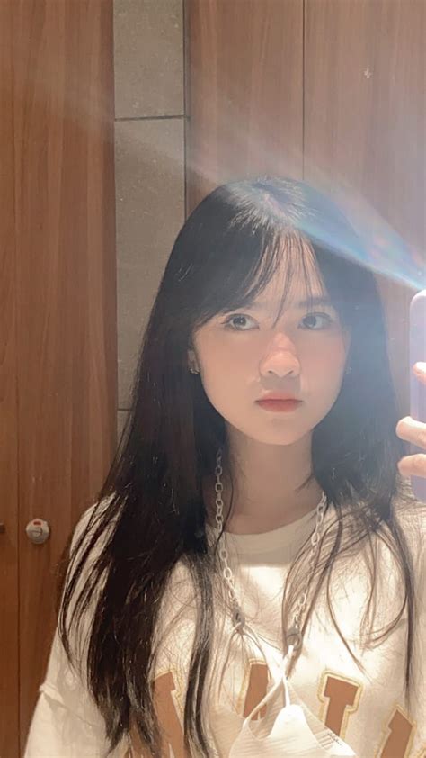 Kini Tomboy, Potret Gemas Adel JKT48 saat Berambut Panjang