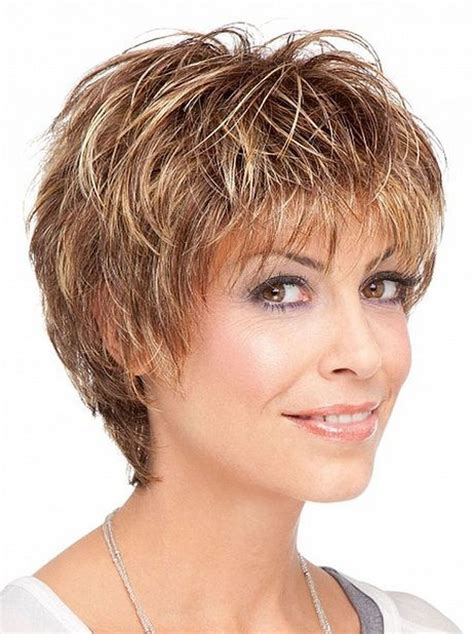 Short Layered Haircuts For Women Over 40 Short Hairst - vrogue.co