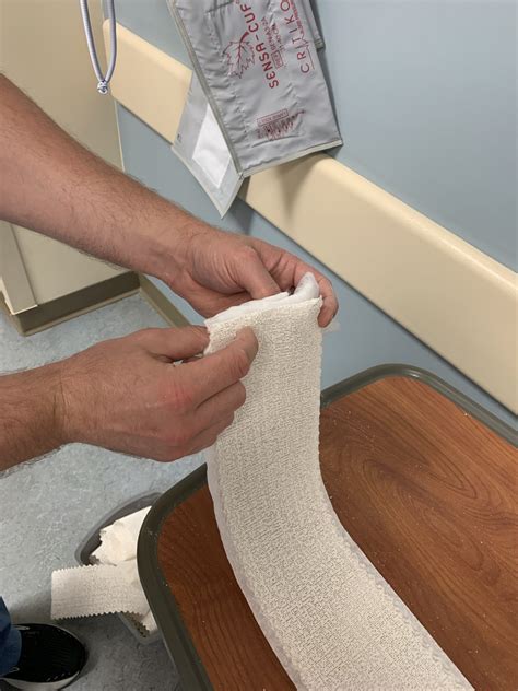How to Splint a Wrist Fracture - Ortho Conditioning
