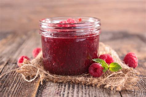 Dżem z malin - przepis, jak zrobić dżem malinowy krok po kroku