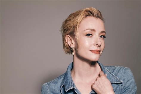 Fiona Glascott - Biography, Height & Life Story | Super Stars Bio