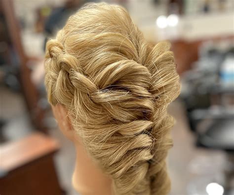 Updo : 8 Steps - Instructables