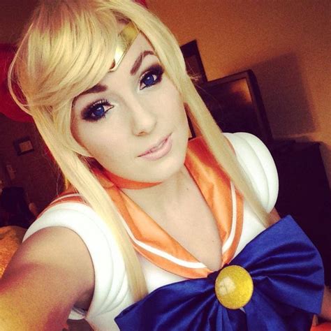 [Cosplay] Wow, there's actually such a thing as a professional cosplayer!