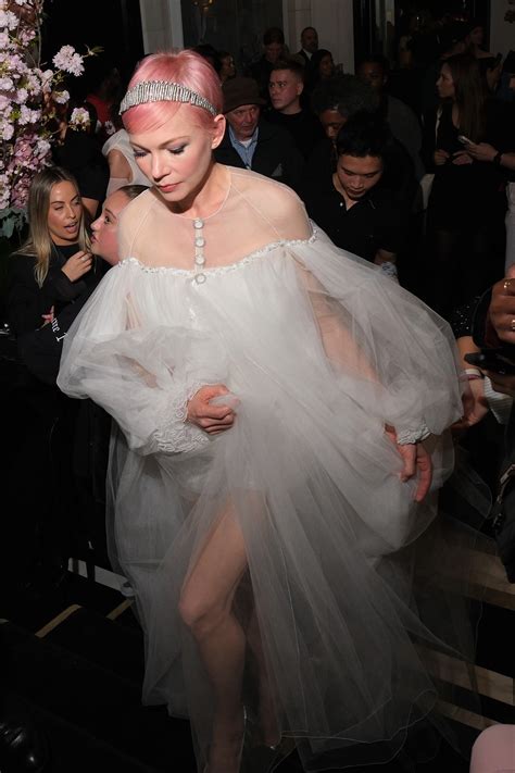 Michelle Williams Debuts a Hot Pink Pixie With a Jeweled Headband | Vogue