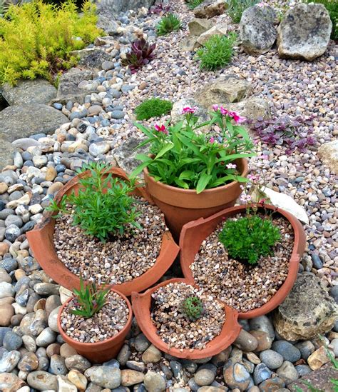 Garden Rockery Gravel - The charming green granite rockery offers a