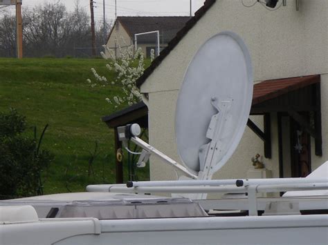Photos antenne satellite parabolique 2 pour camping car