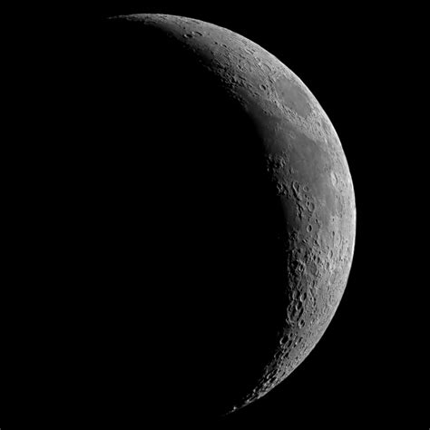 Молодой месяц (4.1 дня) - астрофотография
