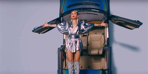 Miley Cyrus repasa los momentos más polémicos de su carrera en 'Nothing ...