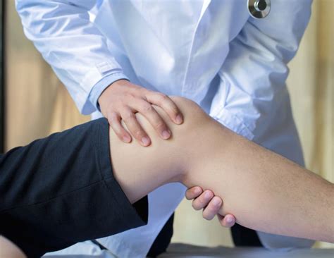 how much is a knee injury worth to workers comp
