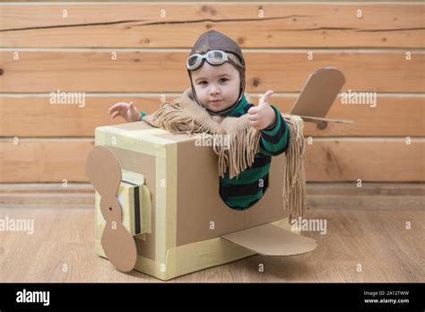 childhood and happiness Stock Photo - Alamy