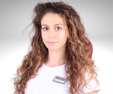 Илиана Аладжова – Дентална клиника Ортодент