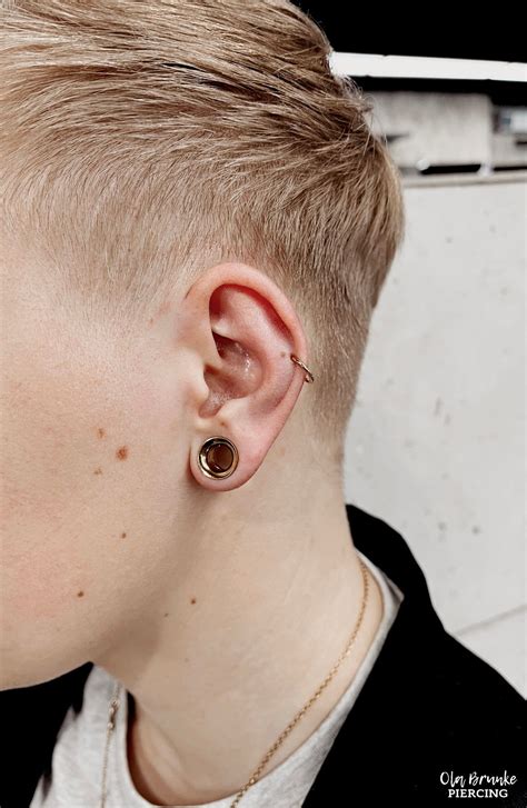 Helix piercing - czym jest i co warto wiedzieć o zabiegu?