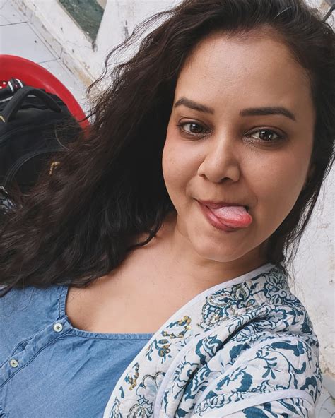 Priya Gamree | Good morning my lovelies ️🌹 #priyagamre | Instagram