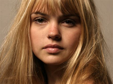 aimee teegarden. | Aimee teegarden, Aimee, Beautiful face
