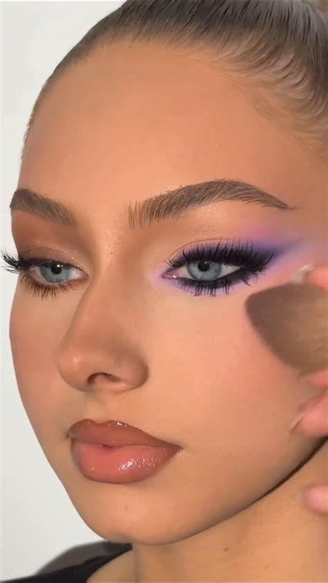 Purple eye makeup look [Video] in 2024 | Prom eye makeup, Eye makeup ...