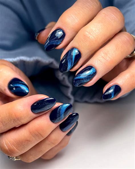 15 Trendy Navy Blue Nail Ideas You’ll Love