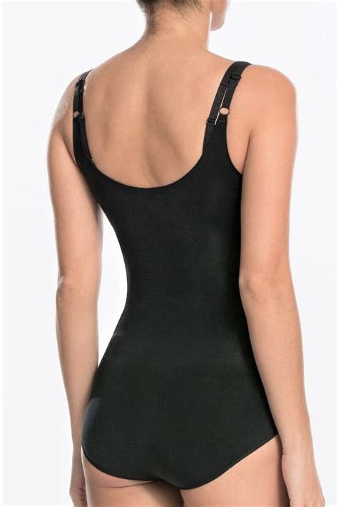 Дамское белье. Бюстгальтеры и трусики - Vela Moda