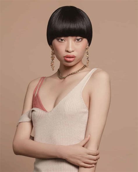 Here is how to style the modern bowl cut haircut properly 8