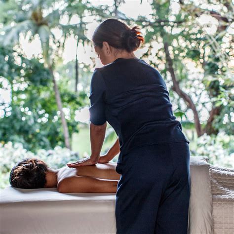 Spa Hotel in Dubai | Gym, Pool & Treatments in DIFC | Four Seasons