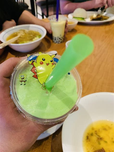 Good thing they didn’t give me a yellow straw… : r/funny