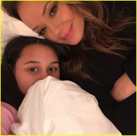 Photo: leah remini shares first photos from kevin can wait season 2 set ...