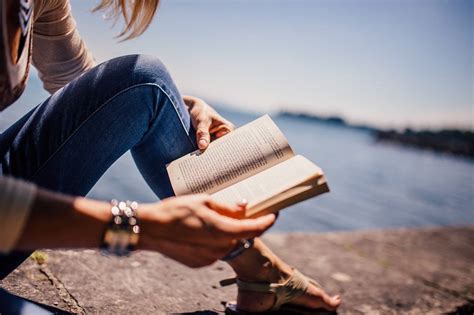 You need to be reading books! - How to Live a Meaningful Life