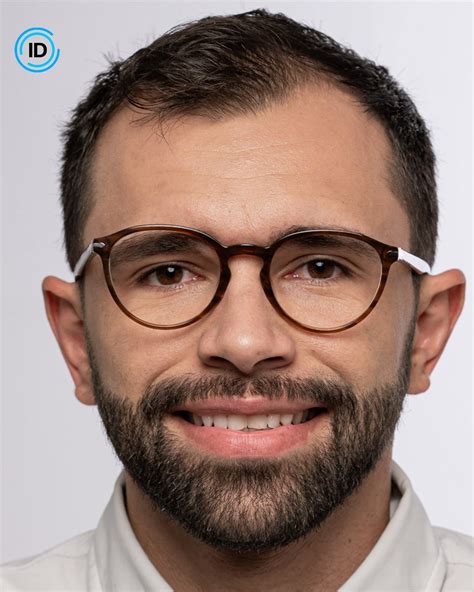 Modelos De Oculos Masculinos 2025 - 3 modelos de óculos de grau para homens 2025