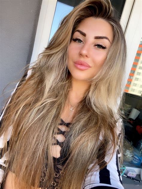 Selfie | Long hair styles, Beauty, Hair styles