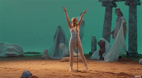 Robyn Shares Video for "Ever Again" | Under the Radar Magazine