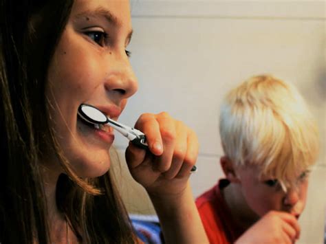Maximize Your Oral Health: The Ideal Duration for Brushing Your Teeth - Hunter Games Magazine