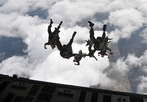 File:Canadian special operations regiment freefall jump at Hurlburt ...