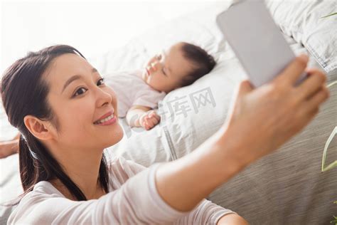 妈妈社交摄影图片-妈妈社交摄影作品-千库网