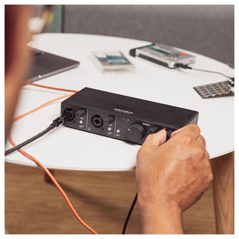 Arturia MiniFuse 2 USB Audio Interface, Black at Gear4music