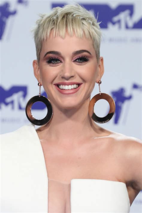Female Celebrities with short hair, who suited the best? : r/popculturechat