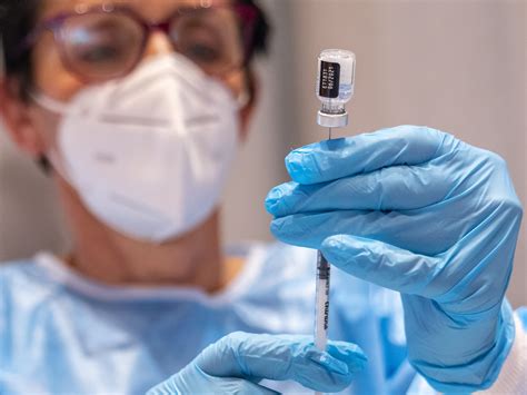 Biontech-Impfstoff reduziert Virus-Übertragung signifikant ...