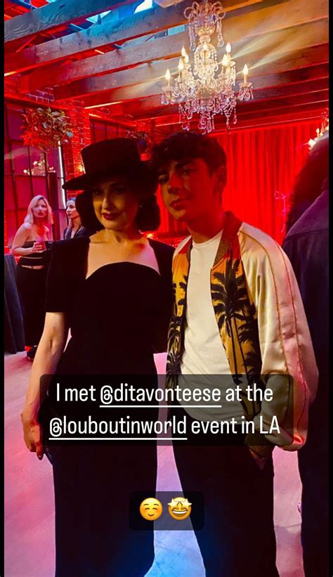 Vidéo : Invité à la soirée Louboutin World Event, le jeune chanteur s