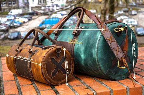 Выкройка небольшая кожаная дорожная сумка 40 на 20 см.