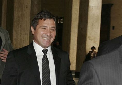 Разкритие: Румен Николов Пашата - директор в банката на Маджо ...