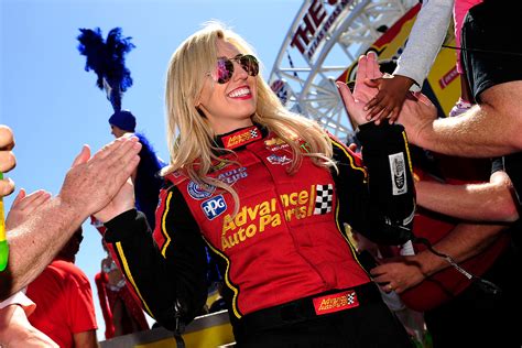 Funny car driver Courtney Force won't drive in 2019
