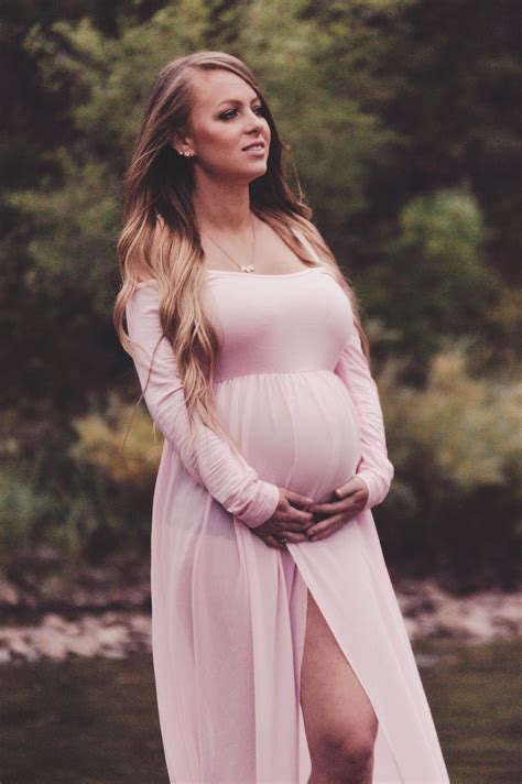 fall maternity photo  shasta marie photography snow maternity