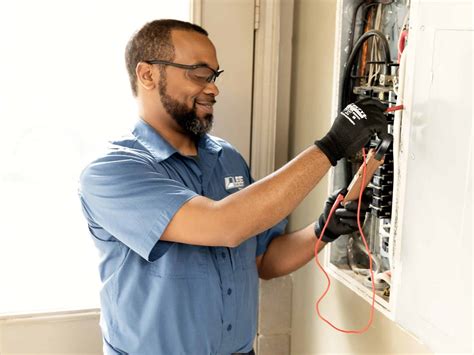 Electrical Warning Signs You Can't Afford To Ignore | Lee Company