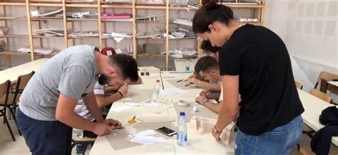 puna ne grupe  studente vlere  shtuar  anv se se arkitektures