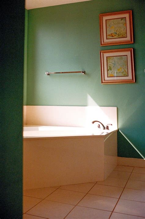Corner Tub Guide: Types, Cost, and Sizes | Modernize