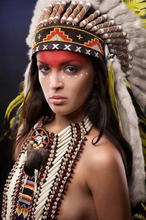 pin  navarro  ideias de tatuagens native american girls native american headdress