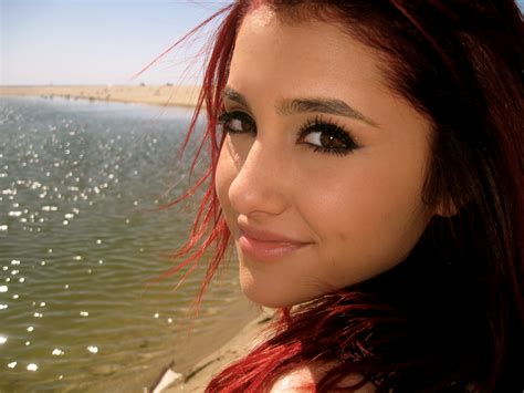 How Tall Is Ariana Grande 9