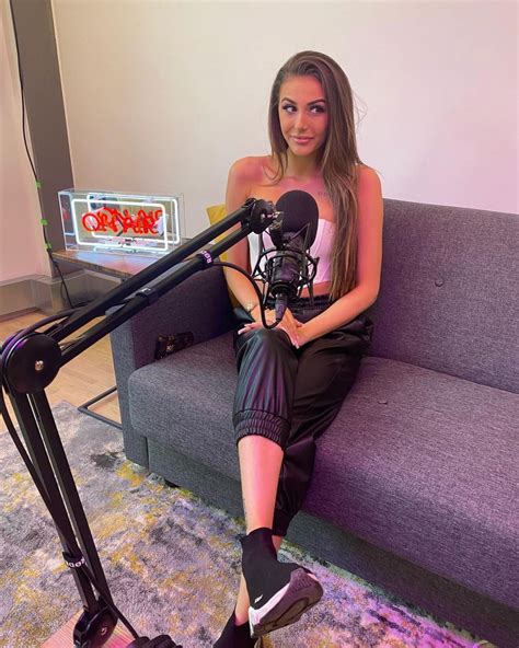 Chloe Veitch 03/02/2021 • CelebMafia