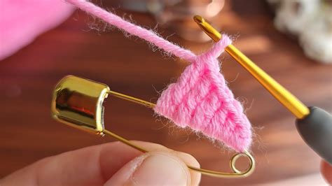 Perfect‼️ New design crochet very easy eye-catching safety pin and knit ...
