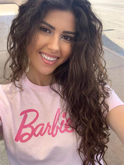 Yes, I know Barbie needs to make a Latina Barbie 💗